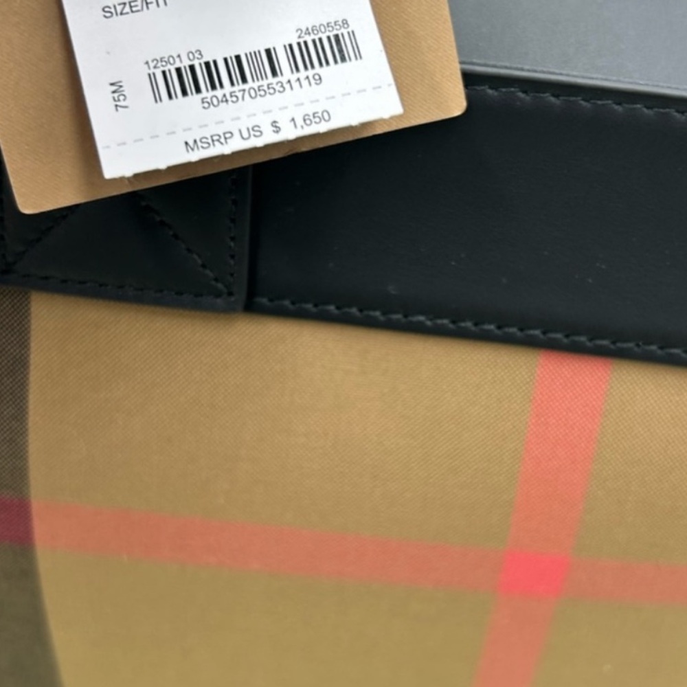 Burberry Ormond giant leather check tote bag . NWT - Picture 3 of 8
